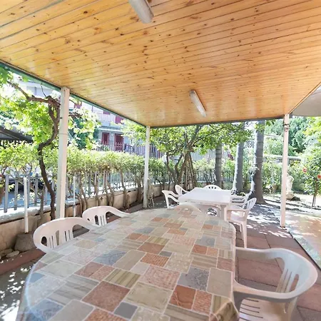 Villino Con Giardino Terrazzo E Parcheggio Privato Apartamento *